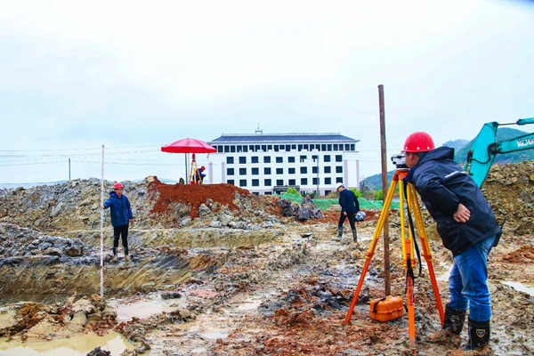 Khảo sát địa hình, địa chất 